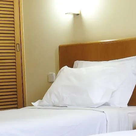 Flag Porto Maia ホテル 3*